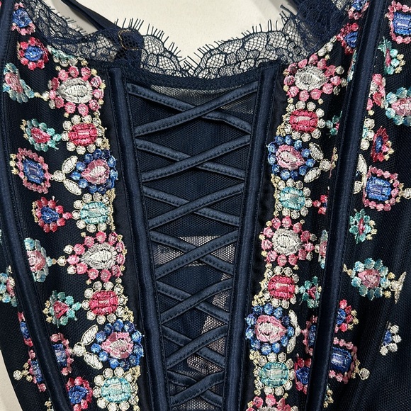 Victoria's Secret Corset Dream Angels Bejeweled Embroidered Boned Bra Top NWT L - Picture 7 of 7